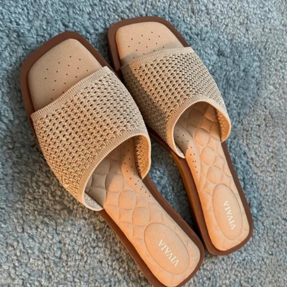Women's Cream Slide Sandals - Picture 3 of 11